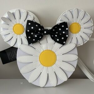 NWT Minnie Mouse Daisy Floral Crossbody Bag Purse Loungefly Disney